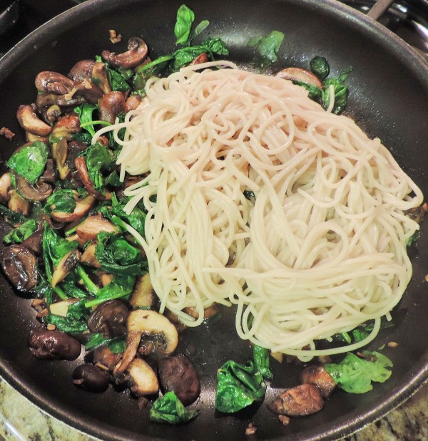 Rice Noodles into Mushrooms